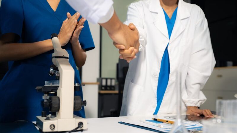 Dlaczego model partnerski to przyszłość sektora badań klinicznych?