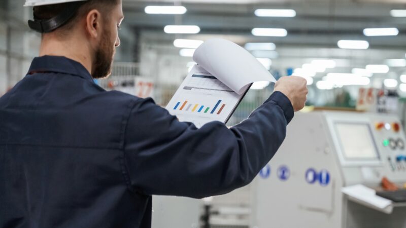 Jak usprawnić planowanie produkcji w średniej firmie: od strategii do realizacji